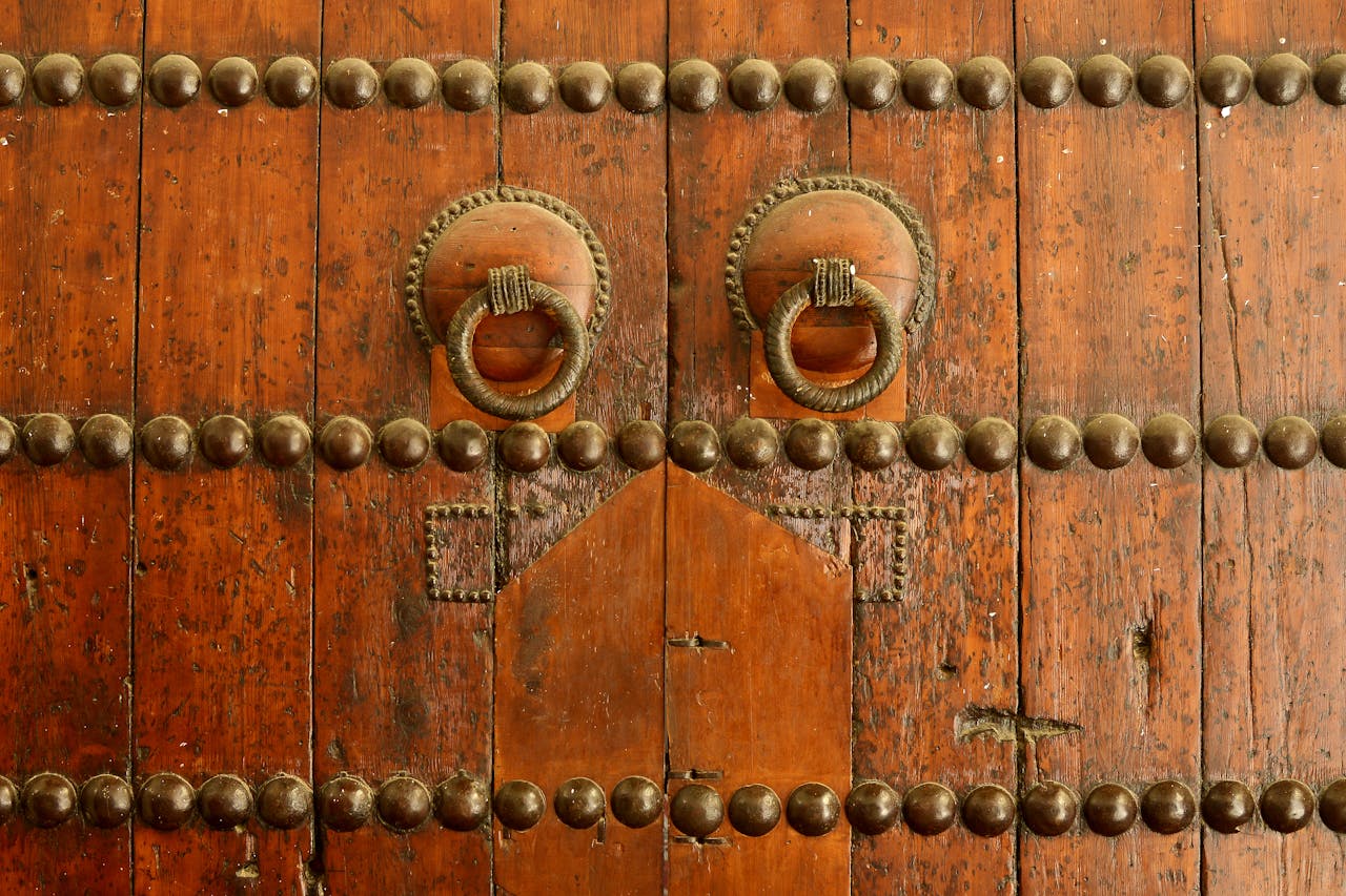 Door Knobs vs. Door Handles: Pros, Cons, and Best Uses